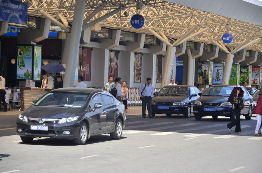 xe san bay 1
